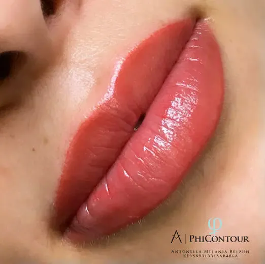 Micropigmentación de labios: el arte de esculpir la perfección en cada sonrisa